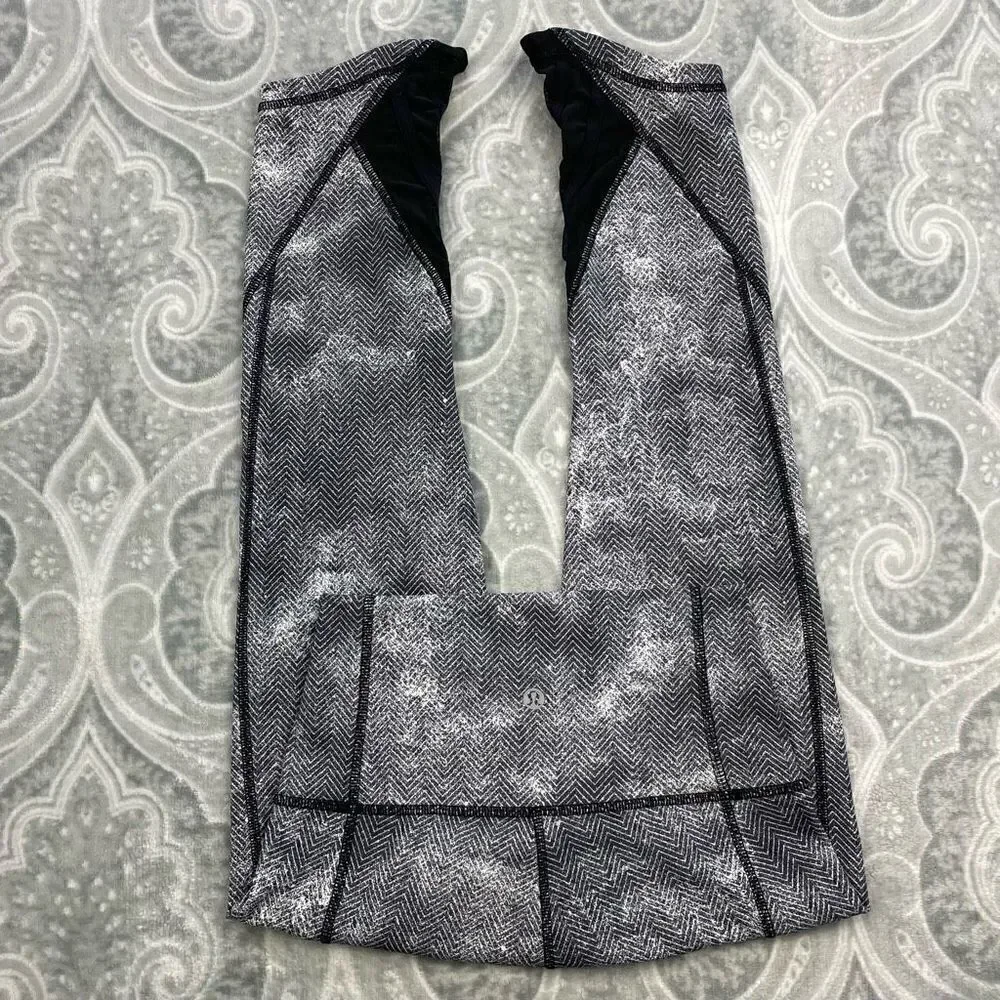 Womens Lululemon Essential Rhythm Crop
